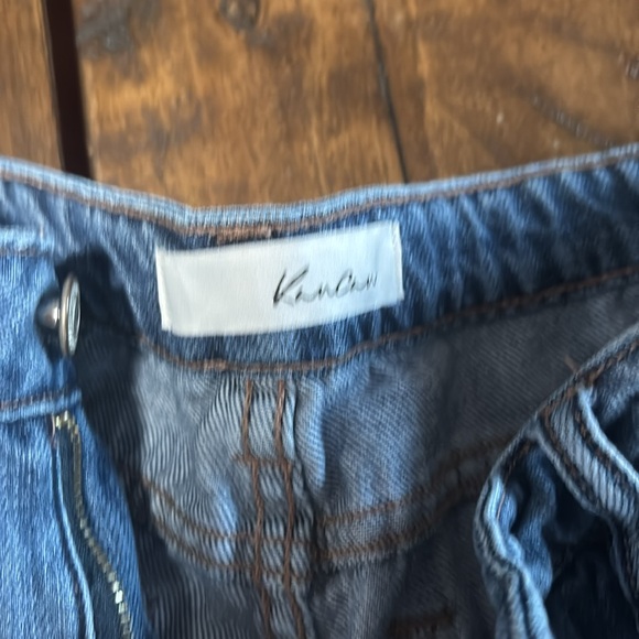 KanCan 9/28 Estilo - Picture 2 of 4